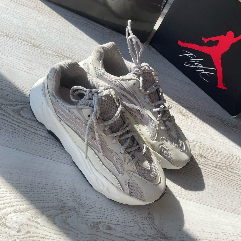 Yeezy boost 700 V2 Cream